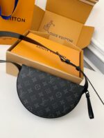 Louis Vuitton Autumn/Winter New MOON CROSSBODY Handbag M23835, Top Qualit Size: 24.5 * * 4.5c - Image 4