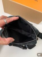 Louis Vuitton Autumn/Winter New NANO PORTE DOCUMENTS VOYAGE Handbag M82770, Top Quality - Image 6