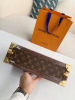 Louis Vuitton Watch Storage Bo Size: 34*18*11cm - Image 8