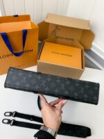 Louis Vuitton's new Sac Plat Horizontal Zipp?? men's black flower briefcase M4516 Size: 31*39*8.5cm - Image 7