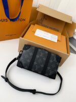 Louis Vuitton's new Sac Plat Horizontal Zipp?? men's black flower briefcase M4516 Size: 22.5*14*5cm - Image 2