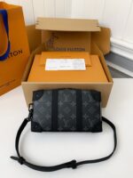 Louis Vuitton's new Sac Plat Horizontal Zipp?? men's black flower briefcase M4516 Size: 22.5*14*5cm