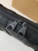 Louis Vuitton's new Sac Plat Horizontal Zipp?? men's black flower briefcase M8022 Size: 22.5*14*5cm - Image 5