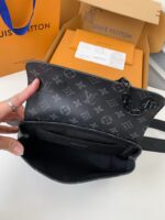 Louis Vuitton's new Sac Plat Horizontal Zipp?? men's black flower briefcase M4516 Size: 31*39*8.5cm - Image 9