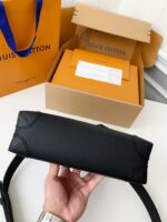 Louis Vuitton's new Sac Plat Horizontal Zipp?? men's black flower briefcase M4516 Size: 31*39*8.5cm - Image 7