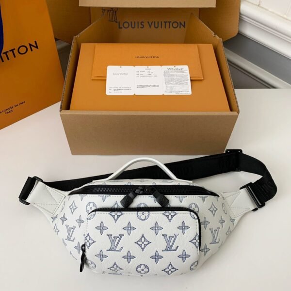 New Louis Vuitton RUSH waist bag M2522 Size: 30*15*8cm