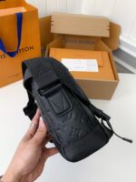 New Louis Vuitton VOYAGER small men's messenger bag M2512 Size: 33*22.5*11cm - Image 6