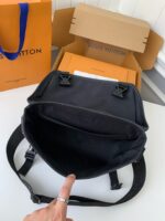 New Louis Vuitton VOYAGER small men's messenger bag M2512 Size: 33*22.5*11cm - Image 10