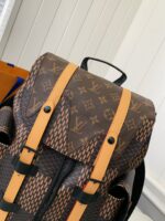 Louis Vuitton Mediu Size: men??s matching colored backpack M4035 Size: 38*44*21cm - Image 3