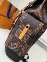 Louis Vuitton Mediu Size: men??s matching colored backpack M4035 Size: 38*44*21cm - Image 9