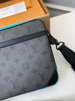 Louis Vuitton Trio New Men??s colour-matching postman bag M1164 Size: 25*18.5*7cm - Image 4