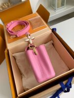 Louis Vuitton Capucines Handbag Size: 21*14*8cm - Image 5