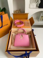 Louis Vuitton Capucines Handbag Size: 21*14*8cm