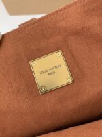 Louis Vuitton Low Key Cabas Mid -number Handbag M2534 Size: 30*14*47cm - Image 10