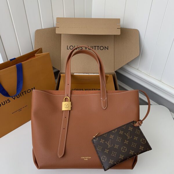 Louis Vuitton Low Key Cabas Mid -number Handbag M2534 Size: 30*14*47cm