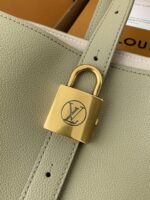 Louis Vuitton Low Key Cabas Mid -number Handbag M2534 Size: 30*14*47cm - Image 3
