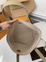 Louis Vuitton Low Key Cabas Mid -number Handbag M2534 Size: 30*14*47cm - Image 9