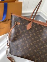 Louis Vuitton Counter Seasonal New NEVERFULL INSIDE OUT Medium Shopping Bag M1206 Size: 28*14*31cm - Image 3