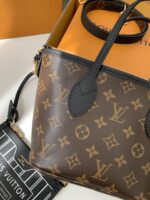 Louis Vuitton's new NEVERFULL BANDOULI RE INSIDE OUT Shopping Bag M1209 Size: 16.5*11*26.5cm - Image 3