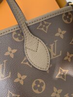 Louis Vuitton's new NEVERFULL BANDOULI RE INSIDE OUT Shopping Bag M1209 Size: 16.5*11*26.5cm - Image 4