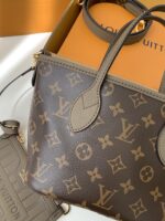 Louis Vuitton's new NEVERFULL BANDOULI RE INSIDE OUT Shopping Bag M1209 Size: 16.5*11*26.5cm - Image 3