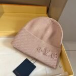 Louis Vuitton autumn and winter new knitted hat - Image 5