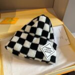 Louis Vuitton autumn and winter new checkered knitted hat