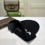 Prada knitted hat - Image 5