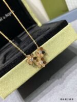 Van Cleef & Arpels Gold Trifoliate Clover Necklace - Image 4