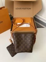 New ALL monogram handbag M12925 Size: 8*12*16cm