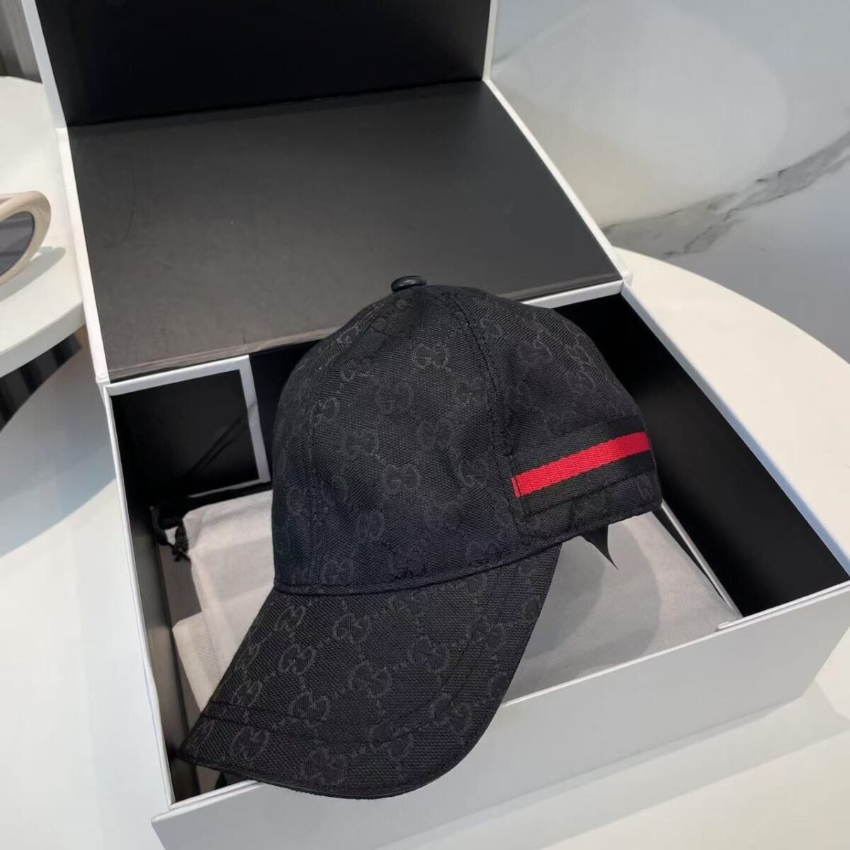GUCCI baseball cap peaked cap hat - Image 2