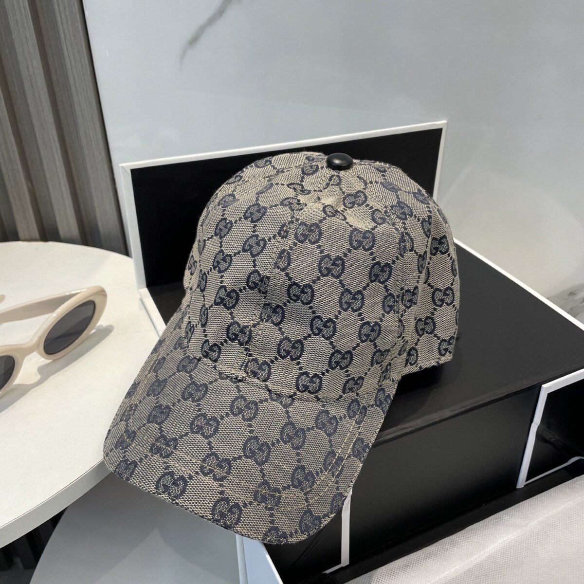 GUCCI baseball cap peaked cap hat - Image 4