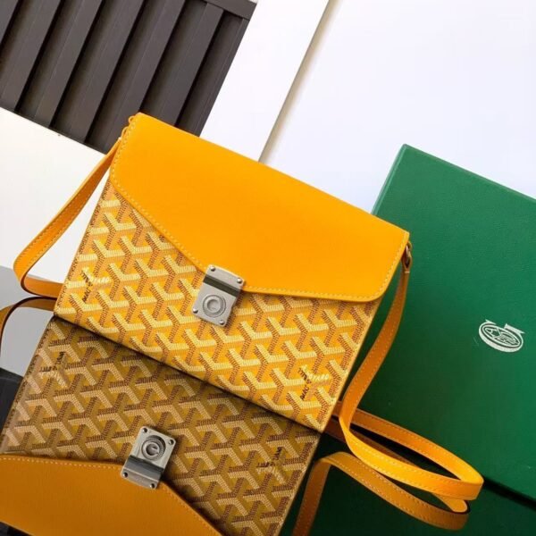 Goyard imported cowhide with canvas one-shoulder crossbody bag Size: 21*16*4cm