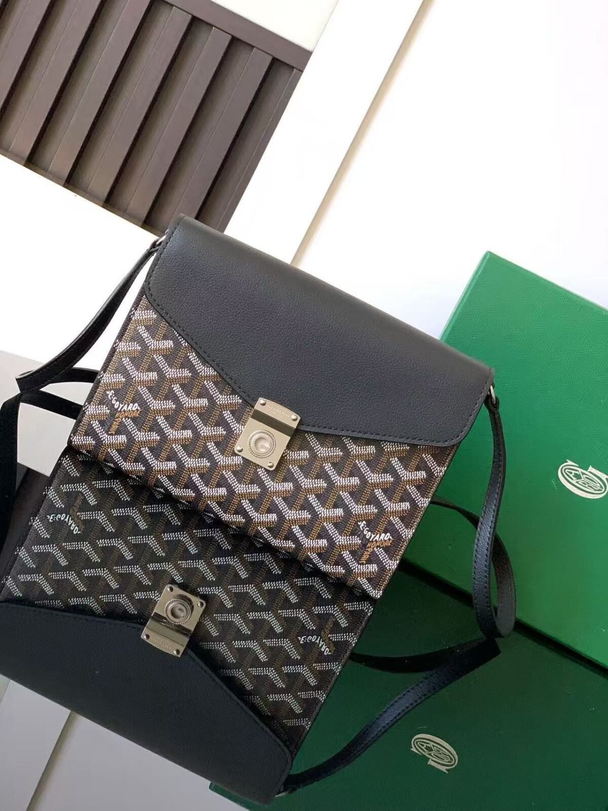 Goyard imported cowhide with canvas one-shoulder crossbody bag Size: 21*16*4cm - Image 1