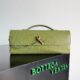 BOTTECA VENETA uses exquisite craftsmanship intreccio embossed imported cow leather evening clutch b