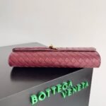 BOTTECA VENETA uses exquisite craftsmanship intreccio woven imported sheepskin evening clutch bag Si - Image 5