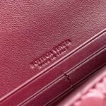 BOTTECA VENETA uses exquisite craftsmanship intreccio woven imported sheepskin evening clutch bag Si - Image 9
