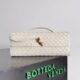 BOTTECA VENETA uses exquisite craftsmanship intreccio woven imported sheepskin evening clutch bag Si