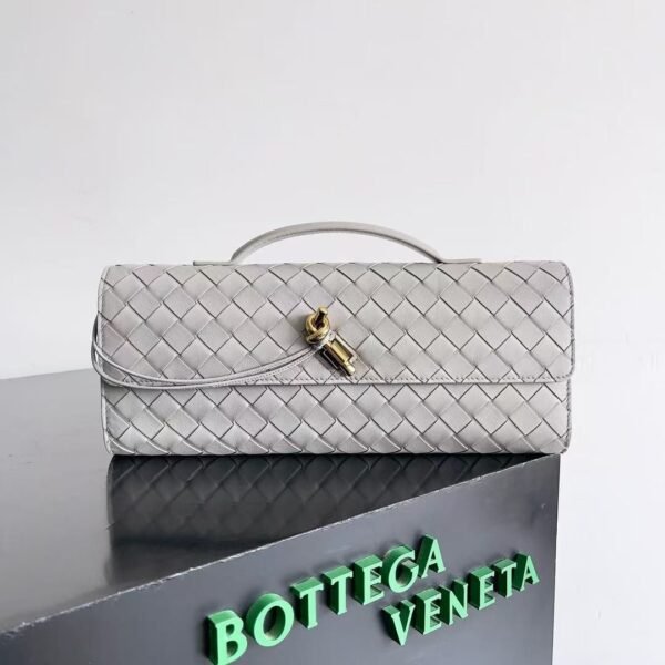 BOTTECA VENETA uses exquisite craftsmanship intreccio woven imported sheepskin evening clutch bag Si
