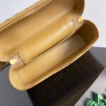 BOTTECA VENETA uses exquisite craftsmanship intreccio weaving imported sheepskin leather Crossbody t - Image 8