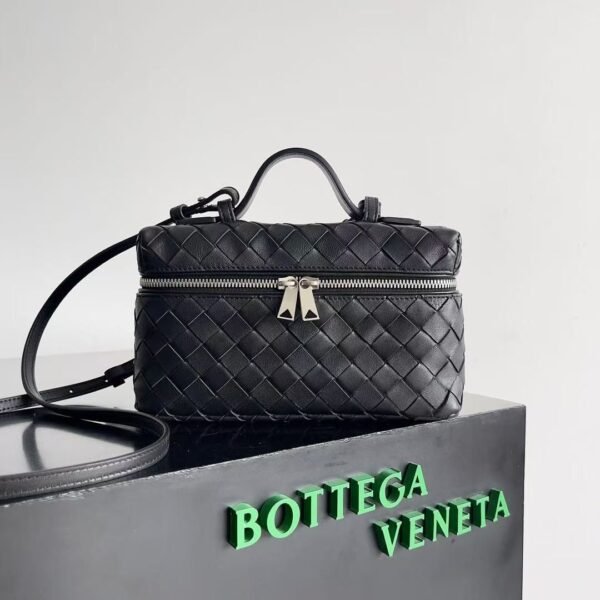 BOTTECA VENETA uses exquisite craftsmanship intreccio weaving imported sheepskin leather Crossbody t