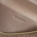 BOTTECA VENETA uses exquisite craftsmanship intreccio weaving imported sheepskin leather Crossbody t - Image 9