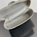 BOTTECA VENETA uses exquisite craftsmanship intreccio weaving imported sheepskin leather Crossbody t - Image 8