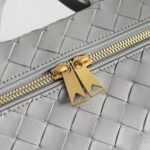 BOTTECA VENETA uses exquisite craftsmanship intreccio weaving imported sheepskin leather Crossbody t - Image 7