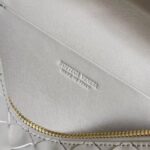 BOTTECA VENETA uses exquisite craftsmanship intreccio weaving imported sheepskin leather Crossbody t - Image 9