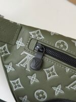 LV DISCOVERY FULL LEATHER CHEST BAG M1250 Size: 5*9*44cm - Image 10