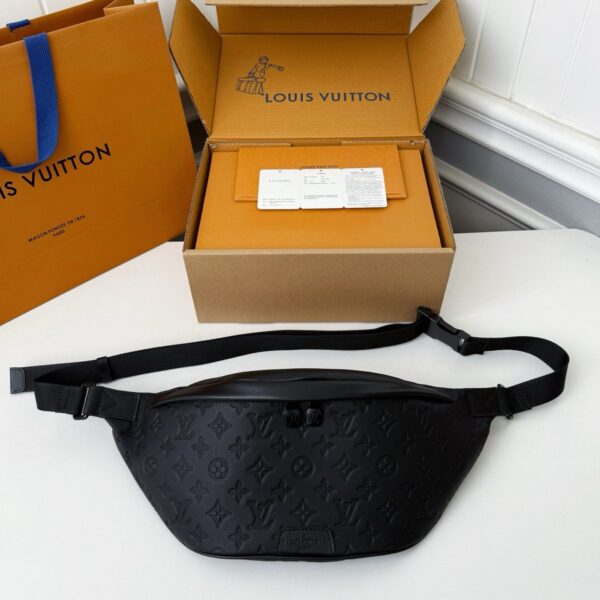 LV DISCOVERY FULL LEATHER CHEST BAG M4438 Size: 7*20*9cm