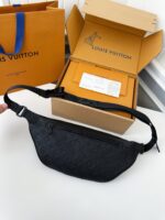 LV DISCOVERY FULL LEATHER CHEST BAG M4438 Size: 7*20*9cm - Image 7