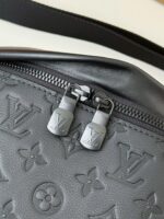 LV DISCOVERY FULL LEATHER CHEST BAG M4438 Size: 7*20*9cm - Image 5