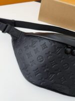 LV DISCOVERY FULL LEATHER CHEST BAG M4438 Size: 7*20*9cm - Image 3